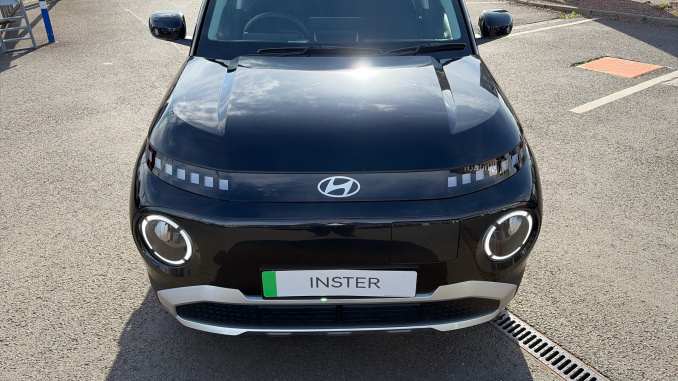 Hyundai INSTER 85kW 01 49kWh 5dr Auto Electric Hatchback - Image 8
